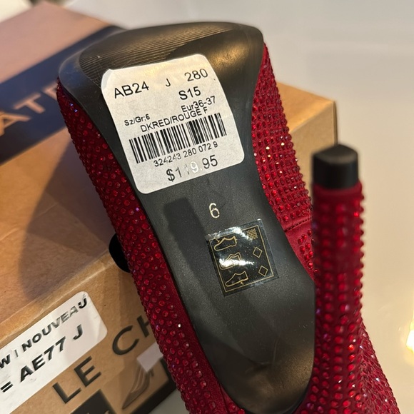 Le Chateau heels - size 6 - Picture 9 of 9